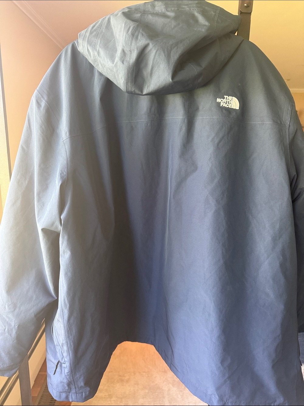 The North Face Men’s Navy Hooded Raincoat - Picture 3 of 3